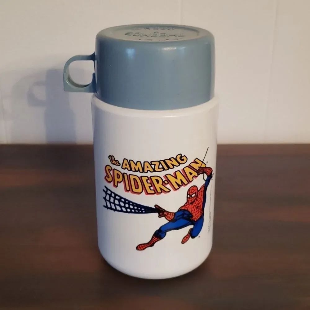 Vintage Amazing Spiderman Plastic Thermos Model 3700 - Dated 1990